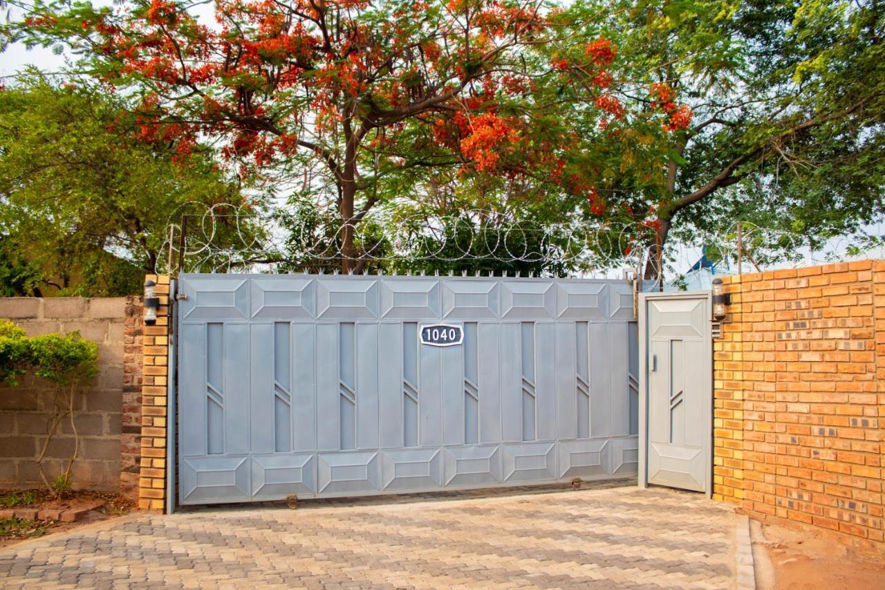 Chitova'S Guesthouse Victoria Falls Dış mekan fotoğraf