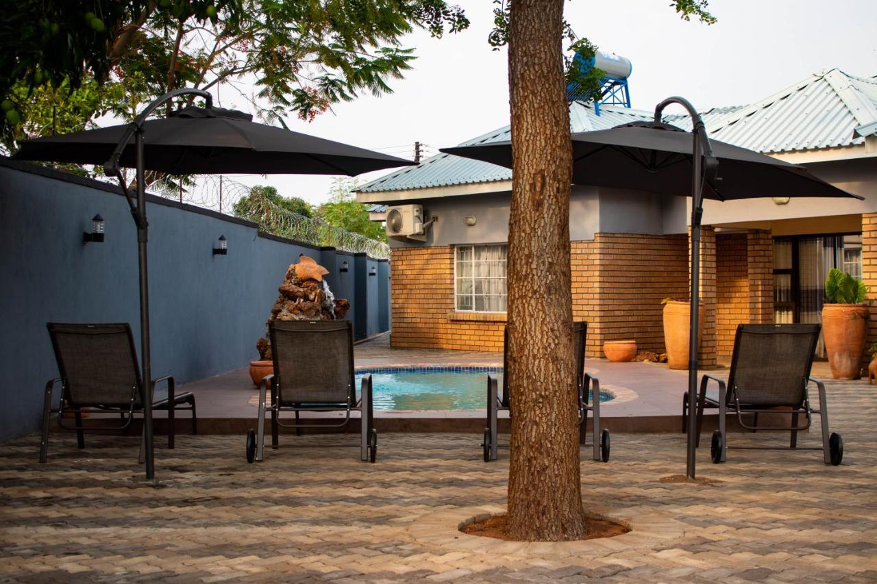 Chitova'S Guesthouse Victoria Falls Dış mekan fotoğraf
