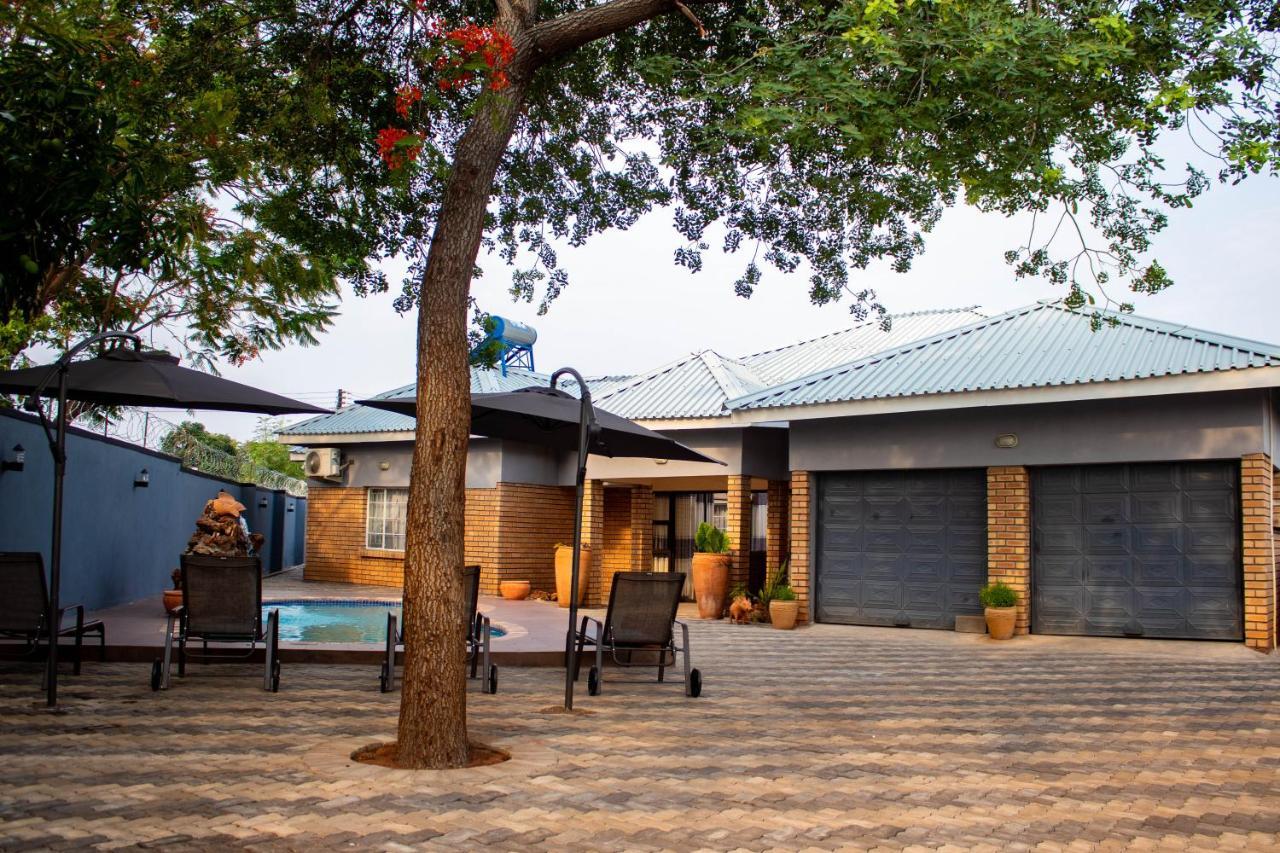 Chitova'S Guesthouse Victoria Falls Dış mekan fotoğraf