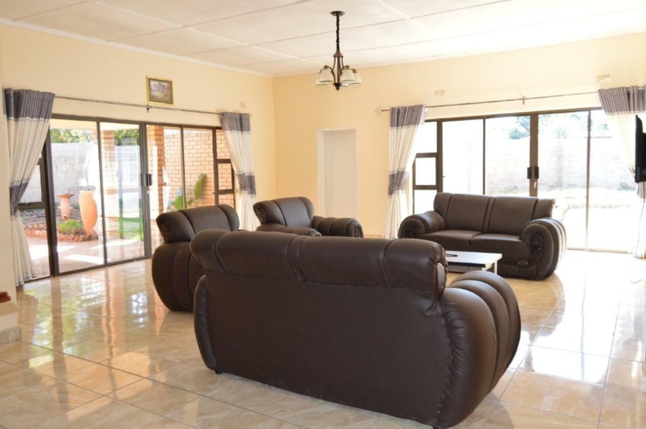 Chitova'S Guesthouse Victoria Falls Dış mekan fotoğraf